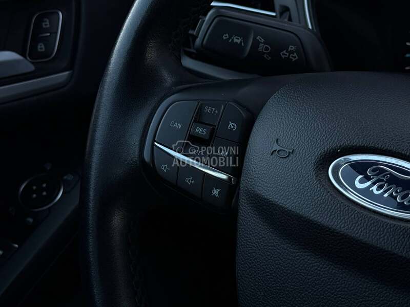 Ford Focus - fotografija 34
