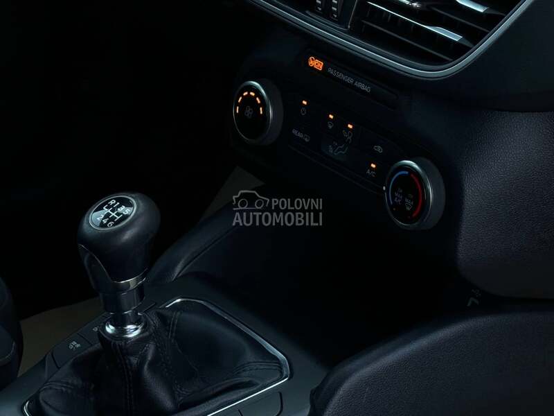 Ford Focus - fotografija 38