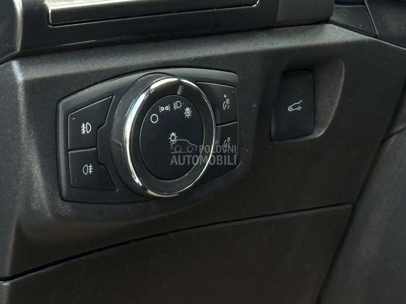 Ford Mondeo - fotografija 17