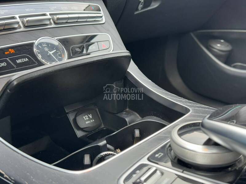 Mercedes-Benz E 220 - fotografija 23