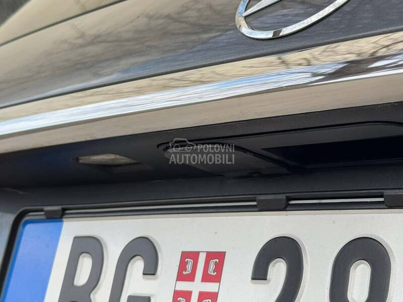Mercedes-Benz E 220 - fotografija 31