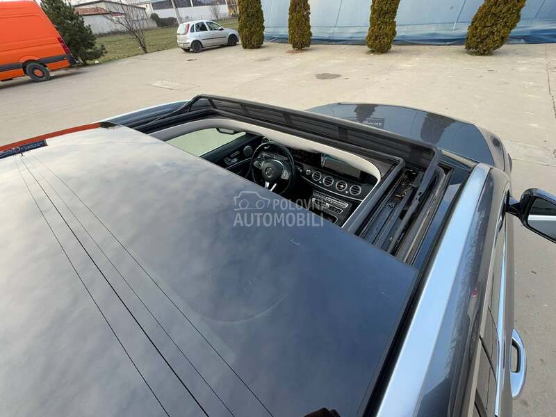 Mercedes-Benz E 220 - fotografija 34