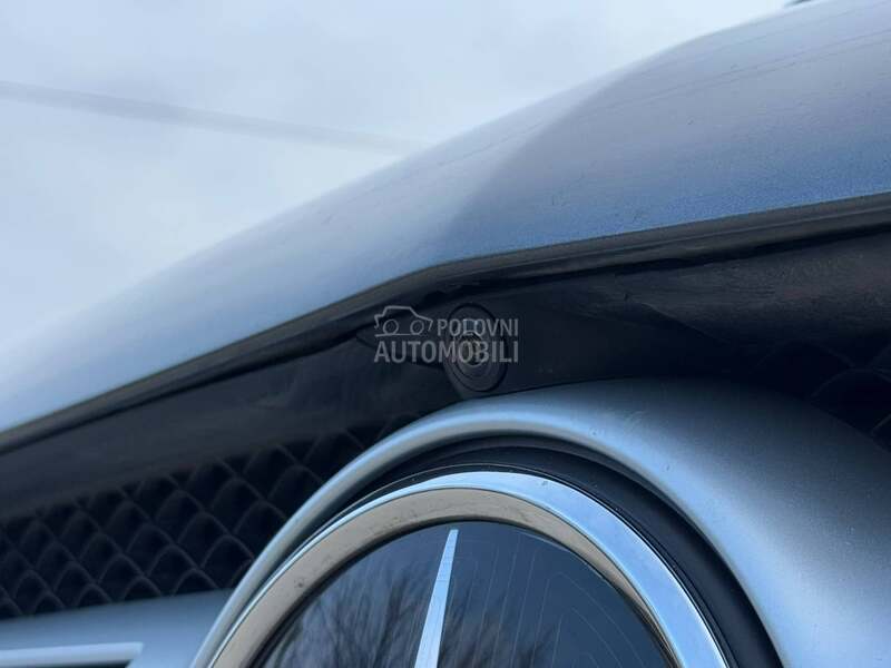 Mercedes-Benz E 220 - fotografija 37