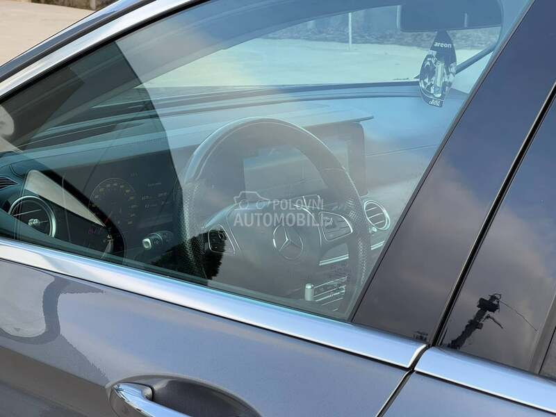 Mercedes-Benz E 220 - fotografija 39