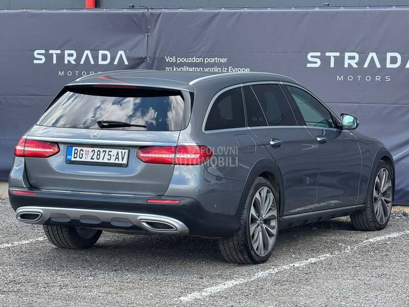 Mercedes-Benz E 220 - fotografija 7