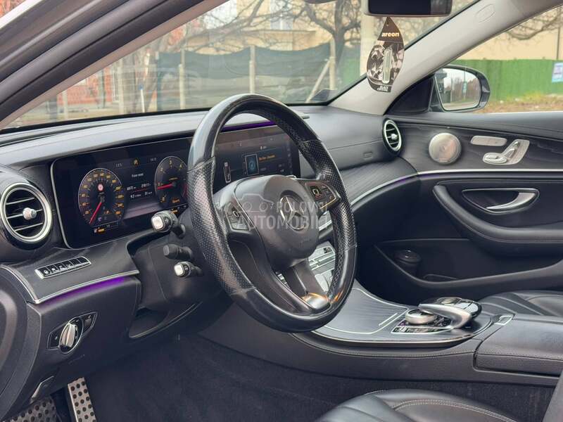 Mercedes-Benz E 220 - fotografija 10