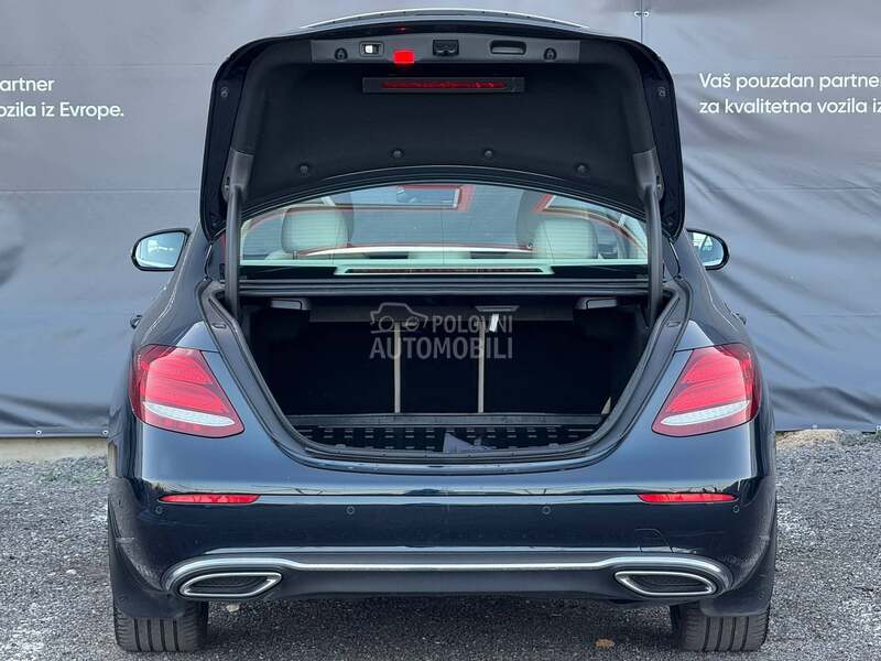Mercedes-Benz E 220 - fotografija 27