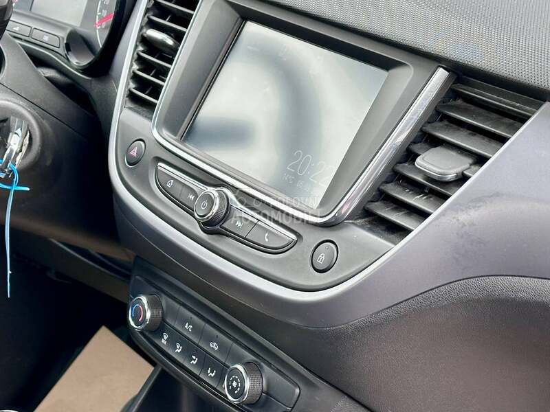 Opel Crossland X - fotografija 3