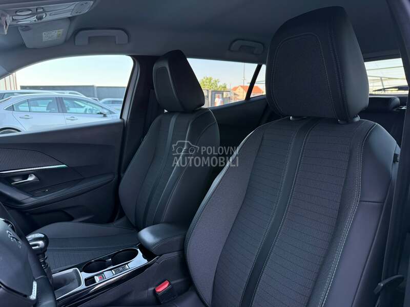Peugeot 2008 - fotografija 15