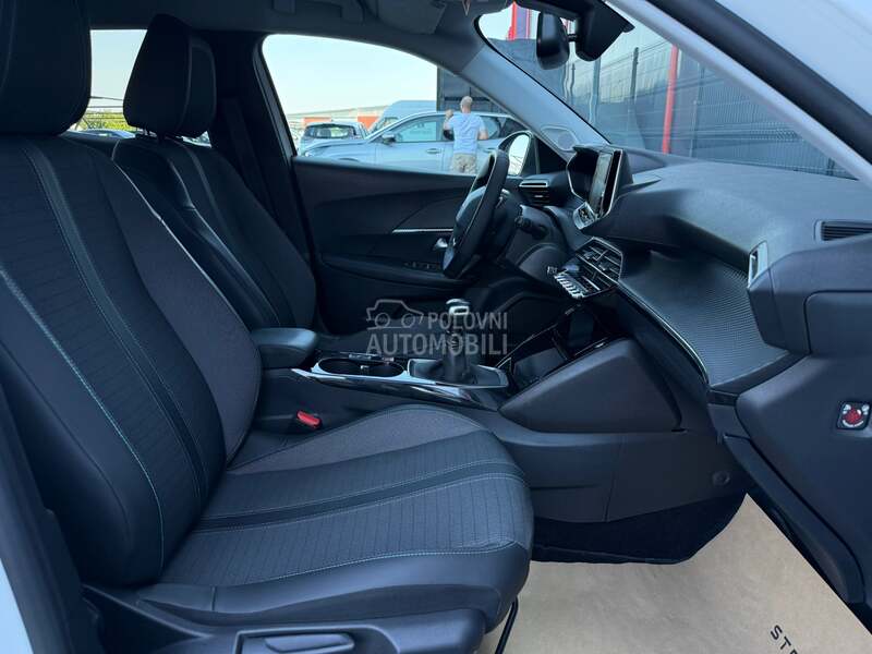 Peugeot 2008 - fotografija 22