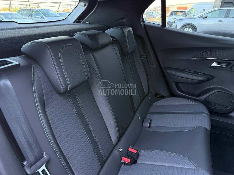 Peugeot 2008 - fotografija 27