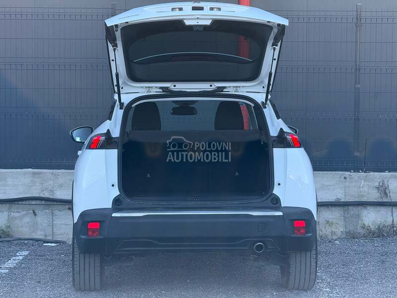 Peugeot 2008 - fotografija 30