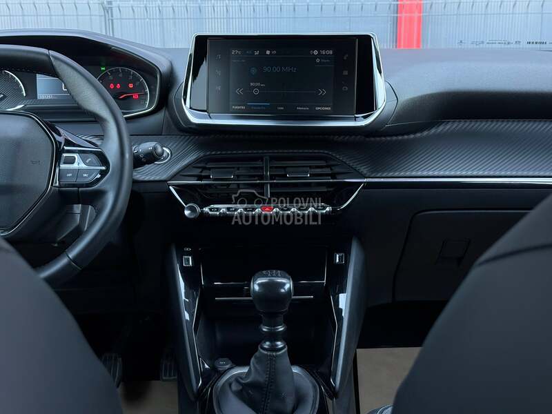 Peugeot 2008 - fotografija 37