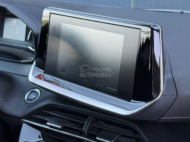Peugeot 2008 - fotografija 38