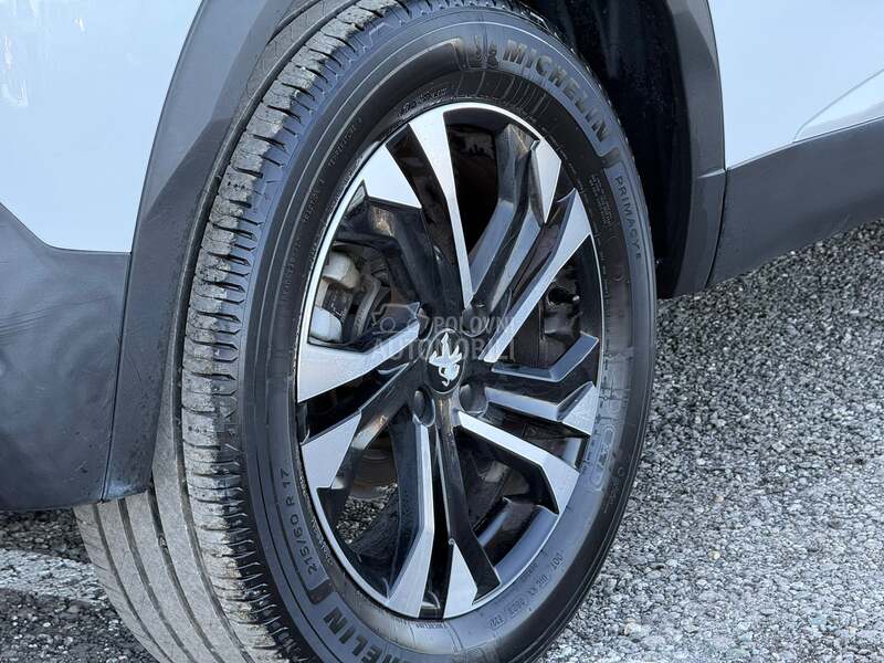 Peugeot 2008 - fotografija 48