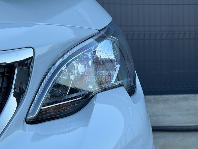 Peugeot 3008 - fotografija 42