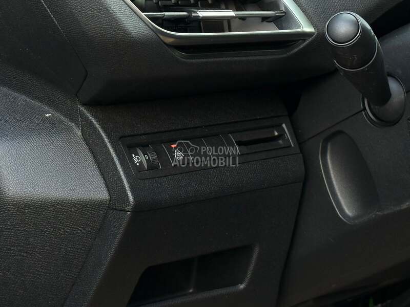 Peugeot 3008 - fotografija 13