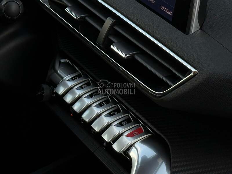 Peugeot 3008 - fotografija 32