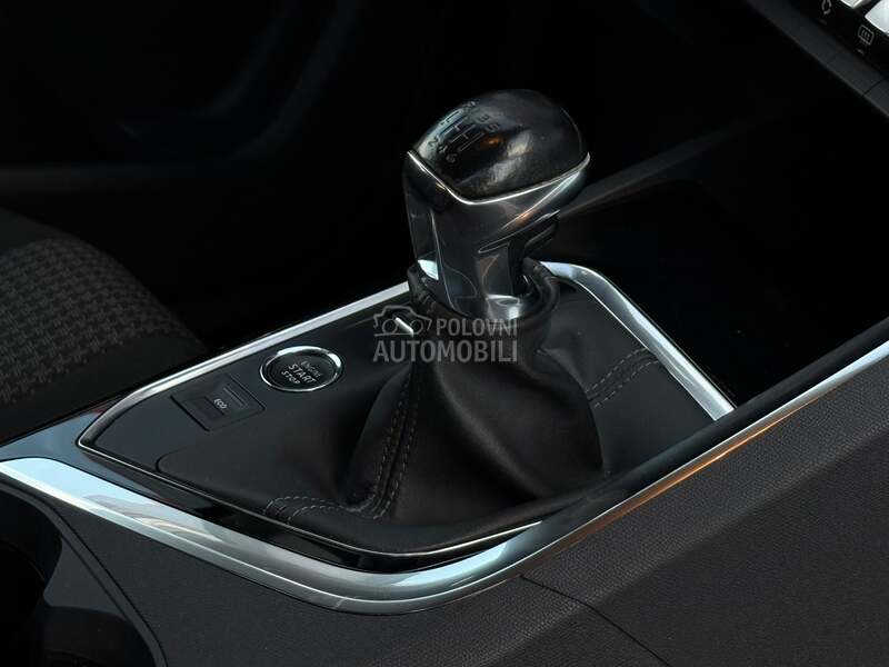 Peugeot 3008 - fotografija 33