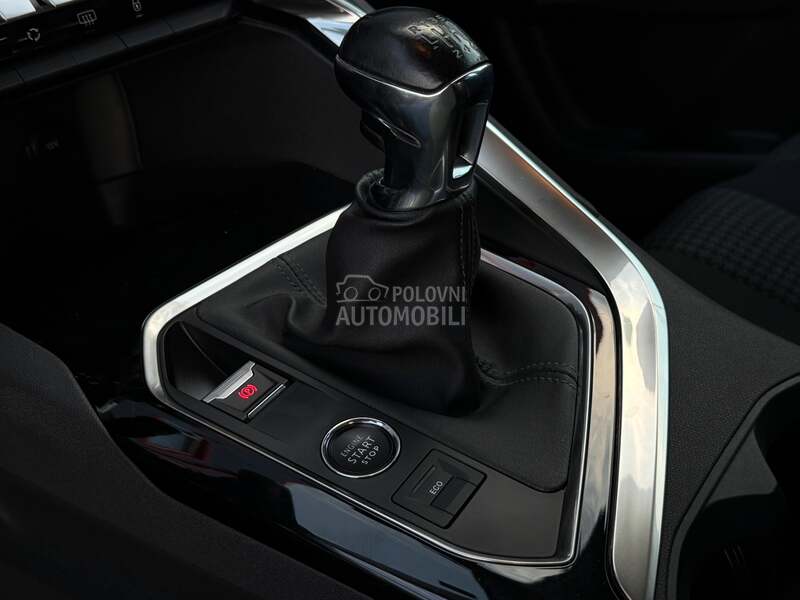 Peugeot 3008 - fotografija 38