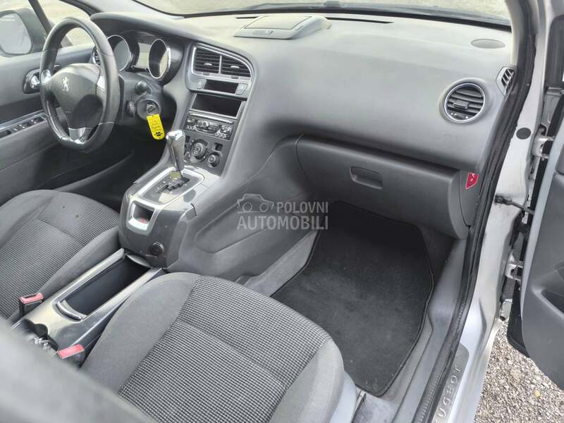Peugeot 5008 - fotografija 15