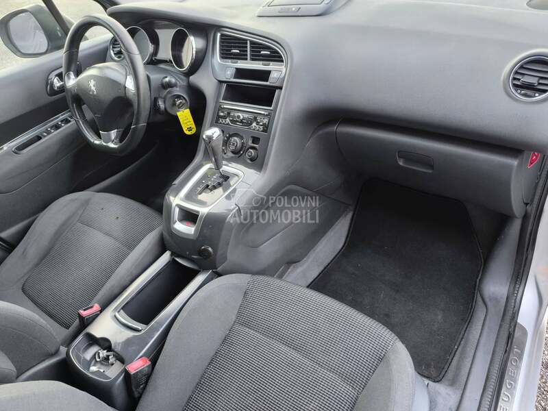 Peugeot 5008 - fotografija 16