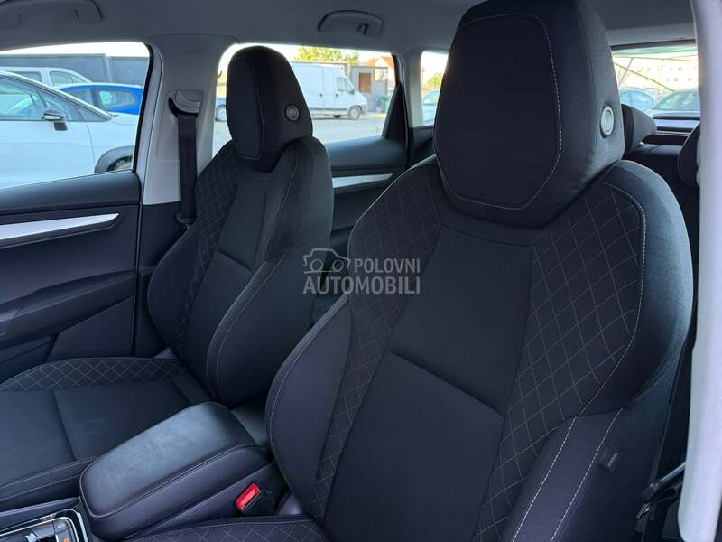 Škoda Karoq - fotografija 15