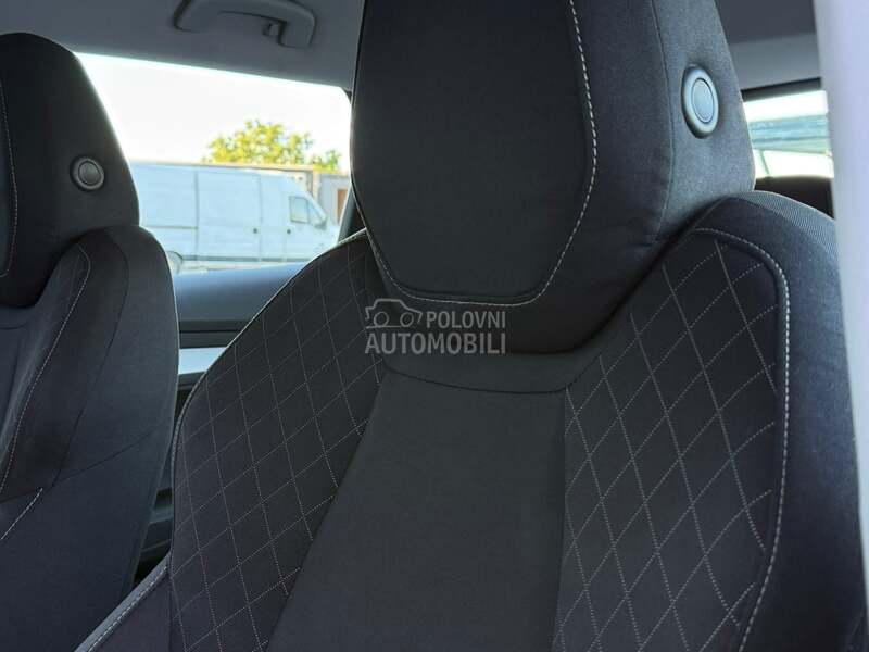 Škoda Karoq - fotografija 16