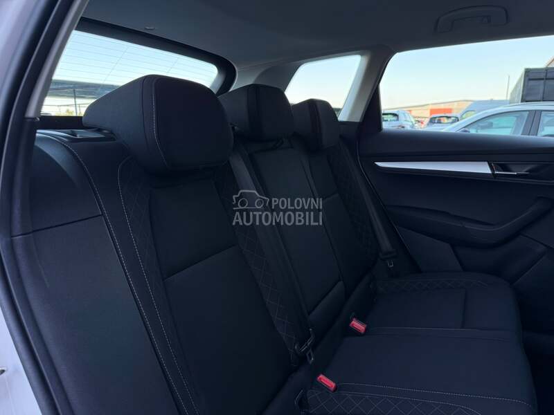 Škoda Karoq - fotografija 28