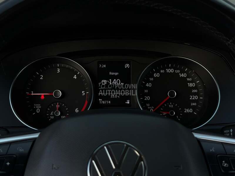 Volkswagen Passat B8 - fotografija 34