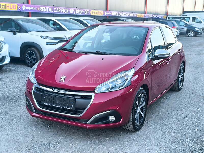 Peugeot 208 - fotografija 12