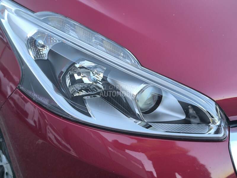 Peugeot 208 - fotografija 20