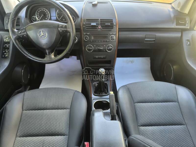 Mercedes-Benz A 160 - fotografija 19