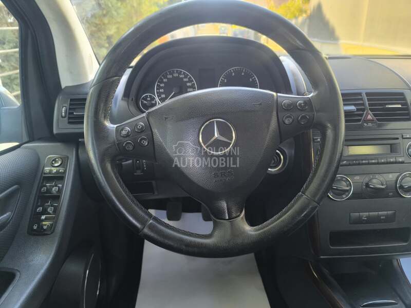 Mercedes-Benz A 160 - fotografija 21