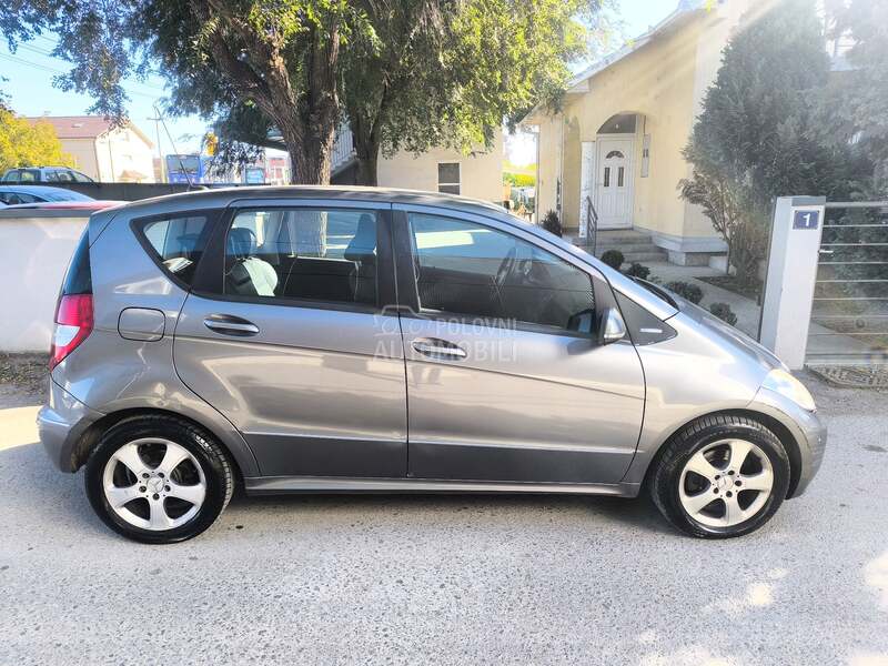 Mercedes-Benz A 160 - fotografija 5