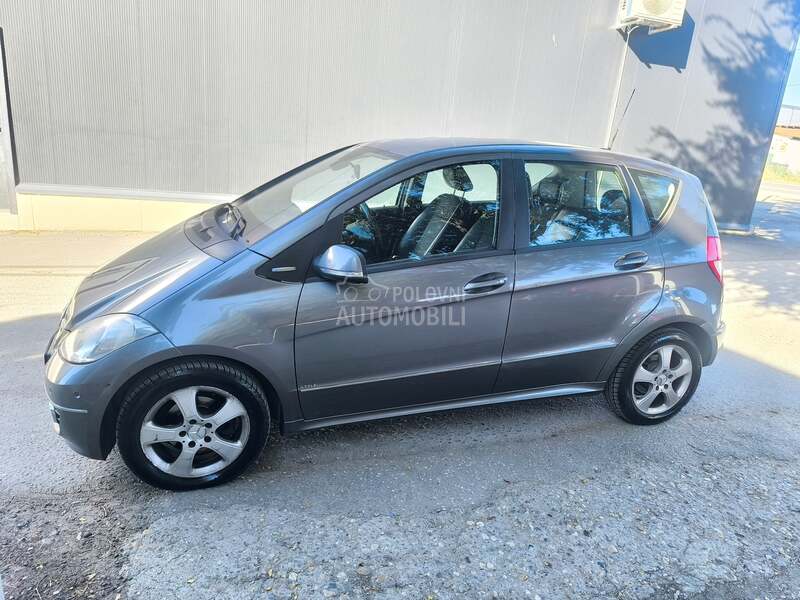 Mercedes-Benz A 160 - fotografija 9