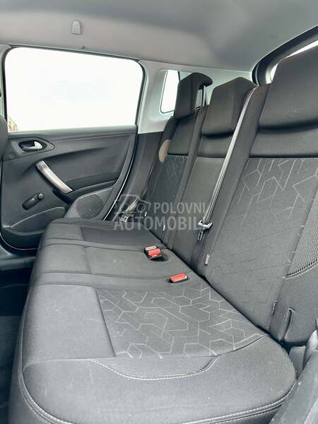 Peugeot 2008 - fotografija 19