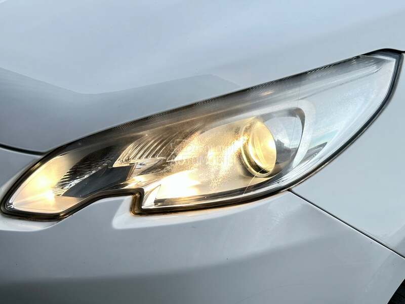Peugeot 2008 - fotografija 25