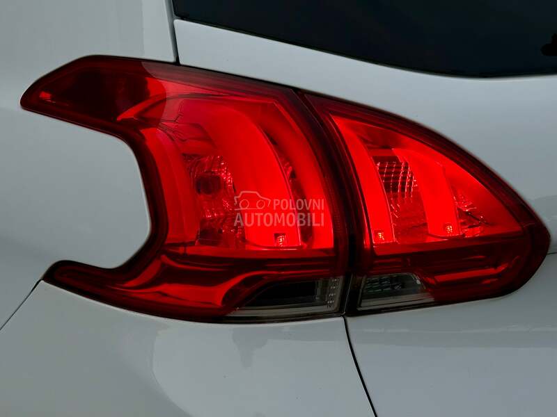 Peugeot 2008 - fotografija 26