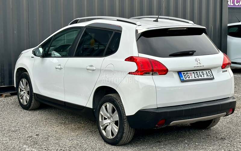 Peugeot 2008 - fotografija 8