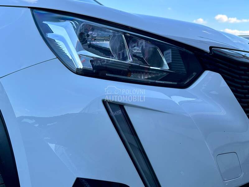 Peugeot 2008 - fotografija 14