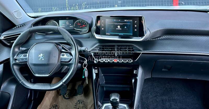 Peugeot 2008 - fotografija 23