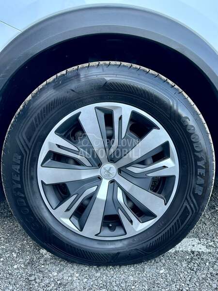 Peugeot 2008 - fotografija 24