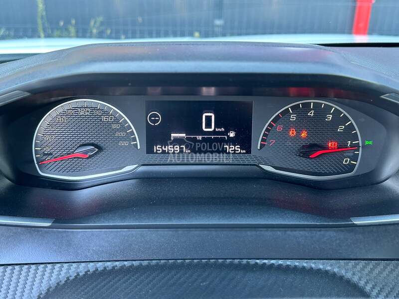 Peugeot 2008 - fotografija 26