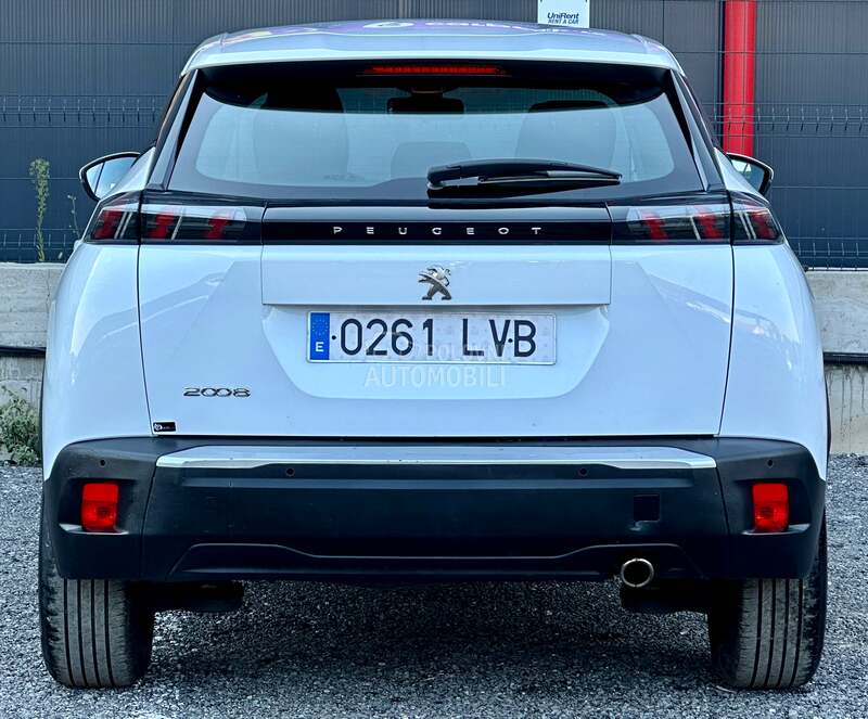 Peugeot 2008 - fotografija 8