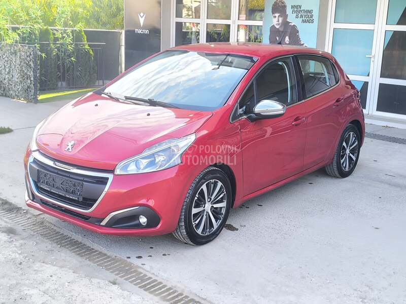 Peugeot 208 - fotografija 1