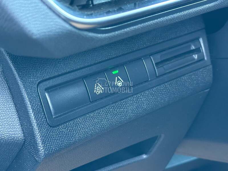 Peugeot 3008 - fotografija 33